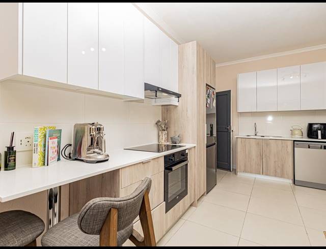 1 BEDROOM APARTMENT FOR SALE IN KENILWORTH